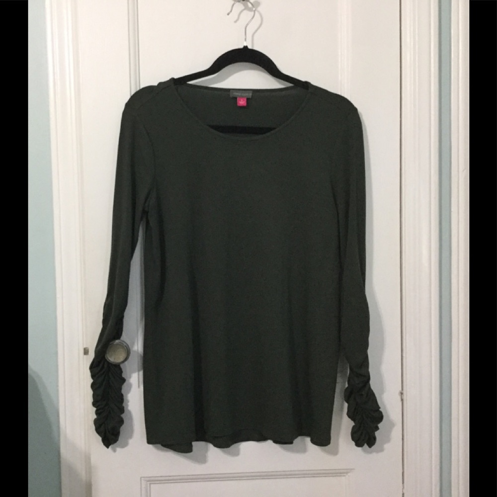 🆕 Vince Camuto top💚👚🍃
